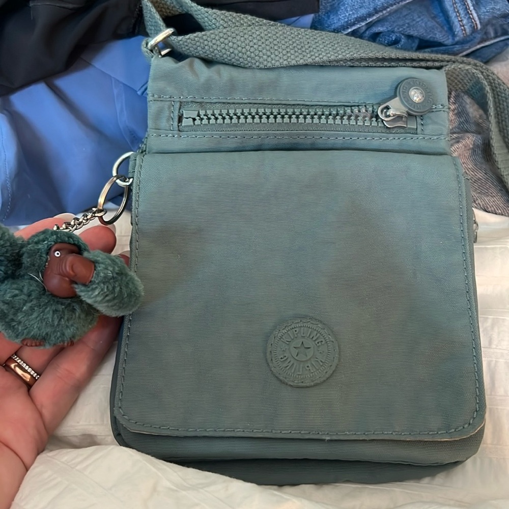 Kipling Green/olive Crossbody Bag with Keychain Kipling Eldorado Crossbody Bag